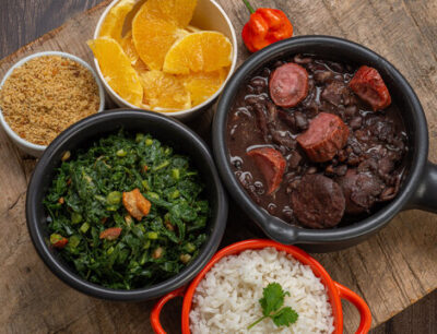 🥘 Feijoada Brasileira: História, Segredos e Receita Completa Deste Prato Que Conquista o Mundo